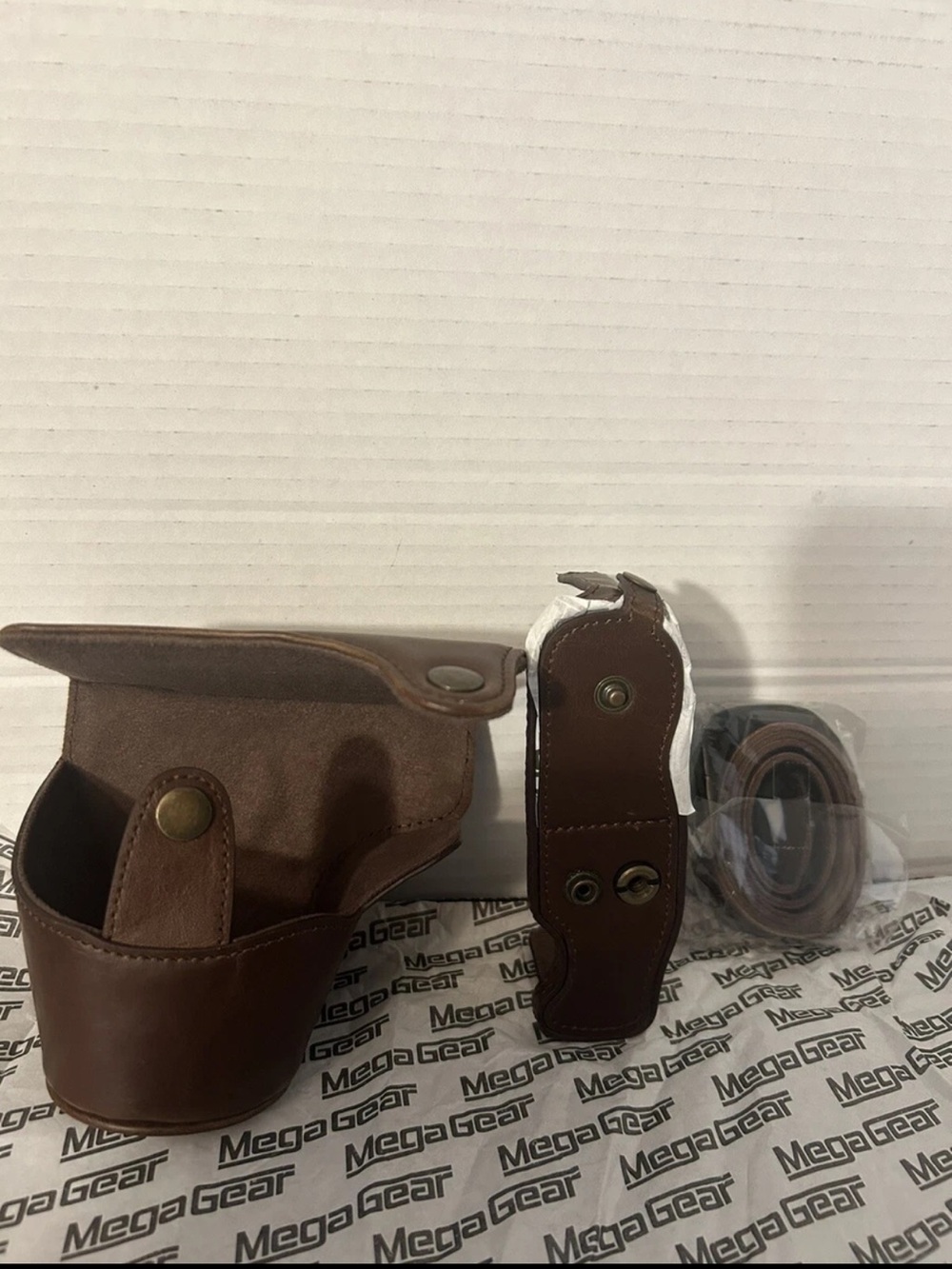 MegaGear 1115 Brown Leather Camera Bag With Strap